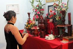 Cách bố trí bát hương bên nội, ngoại cùng một ban thờ