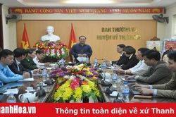 Phó Chủ tịch Thường trực HĐND tỉnh tặng quà gia đình chính sách huyện Thiệu Hóa