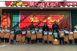 'Xuân yêu thương' cho học sinh nghèo, khó khăn