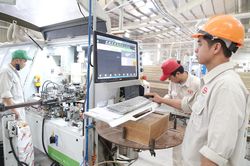 Cải cách hành chính, huy động đầu tư, phát triển nguồn nhân lực và du lịch