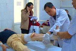 Bất tuân hiệu lệnh, lao xe tông CSGT trọng thương