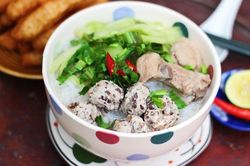 Điểm tâm nhanh gọn cho bữa sáng với bún mọc dọc mùng chuẩn vị