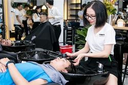 Tận tâm phục vụ khách hàng là con đường ngắn nhất đến với thành công