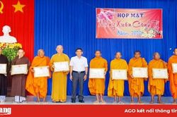 Tịnh Biên Họp mặt nhân sĩ, trí thức, người có uy tín nhân dịp Xuân Canh Tý 2020