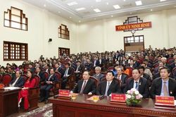 Đảng ủy Khối Cơ quan và Doanh nghiệp tỉnh kỷ niệm 90 năm ngày thành lập Đảng CSVN và gặp mặt đảng viên được trao tặng Huy hiệu Đảng