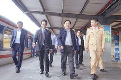 Không để thiếu tàu, xe chở người dân về quê ăn Tết
