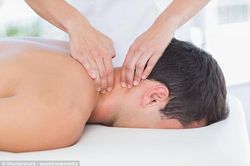 Chàng trai trẻ chết khi đi massage cổ vai: Những ai không nên tùy tiện massage
