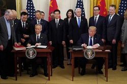 TT Trump ký thỏa thuận thương mại giai đoạn 1 với Trung Quốc
