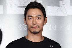 Tài tử 'Hoàng hậu Ki' thừa nhận bê bối 'săn gái' cùng Jang Dong Gun