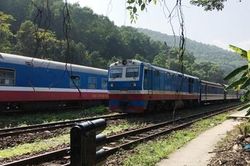Tàu SE3 gặp sự cố khi vượt đèo Hải Vân