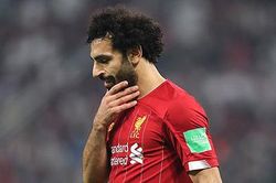 Salah bị fan đuổi khỏi 'mâm' có Ronaldo, Messi, Van Dijk