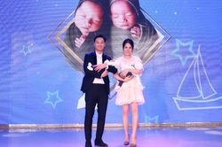 MC Thành Trung tổ chức tiệc mừng đầy tháng cho hai con trai sinh đôi