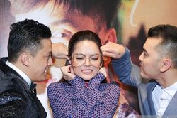 Dàn sao Việt nô nức chúc mừng màn hợp tác đầu tiên của bộ ba 'thanh xuân' Lam Trường, Phạm Quỳnh Anh và Ưng Hoàng Phúc