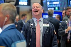 Dow Jones lần đầu vượt 29.000 điểm sau khi Mỹ-Trung ký thỏa thuận