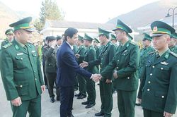 Các đồng chí lãnh đạo tỉnh thăm, chúc tết các đơn vị cơ sở