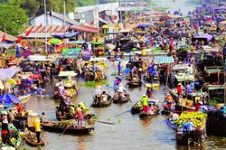 Chợ phiên ngày giáp Tết