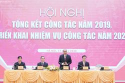 Thủ tướng đề nghị Ban Kinh tế Trung ương đề xuất xử lý nhiều vấn đề chiến lược