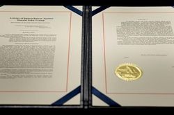 Thượng viện Mỹ bắt đầu phiên xử lịch sử luận tội Tổng thống Trump