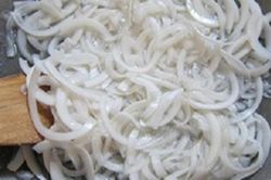Làm mứt dừa mà bị chảy đường thì xử lý ngay theo cách này