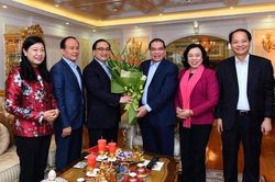 Các đồng chí nguyên lãnh đạo Đảng, Nhà nước đánh giá cao kết quả phát triển của Hà Nội