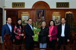 Lãnh đạo thành phố Hà Nội chúc Tết các đồng chí nguyên lãnh đạo Đảng, Nhà nước