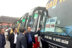 Lãnh đạo Bộ GTVT kiểm tra bến tàu, xe dịp Tết