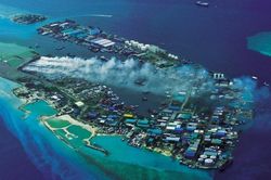 Đảo rác hầu như không ai biết của thiên đường nghỉ dưỡng Maldives