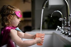 Nước sạch uống trực tiếp từ vòi tại châu Âu gây ra hàng nghìn ca ung thư