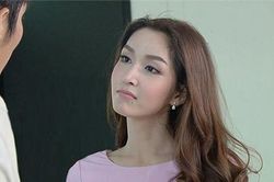 Vật lộn rửa bát đũa 1 mình trong khi 3 chị chồng ngồi chơi không, tôi chỉ thỏ thẻ 1 câu lại khiến họ răm rắp đi làm