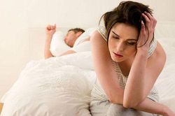 12 năm bên chồng, tôi vẫn không chịu được mỗi lần gần anh ấy