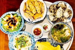 Đắt hàng dịch vụ đặt cỗ ngày Tết