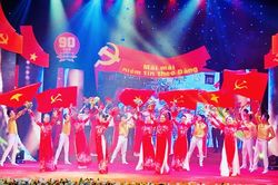 Chương trình 'Mãi mãi niềm tin theo Đảng' tái hiện lịch sử bằng âm nhạc