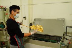 Mua quà sang chơi Tết: Cẩn thận 'tiền mất tật mang'