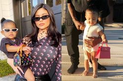 Con gái Kylie Jenner 2 tuổi đã mặc đồ hiệu và xách túi Hermès, Chanel