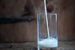 Đừng cố uống nhiều sữa nếu bạn xuất hiện hội chứng không dung nạp lactose dưới đây!
