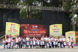 Tặng quà cho hơn 2.000 thiếu nhi khó khăn
