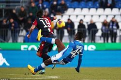 'Ngựa chứng' Balotelli trả giá đắt vì hung hãn đạp đối thủ chấn thương