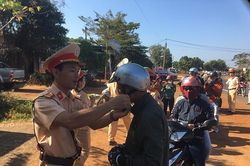 Công an Đắk Nông đồng hành cùng người dân về quê đón Tết