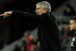 Ra mắt Barcelona, HLV Quique Setien lập ngay kỷ lục
