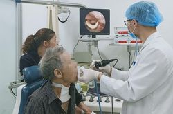 Người đàn ông Hà Nội nguy kịch vì uống nhầm 1 cốc nước rửa bát