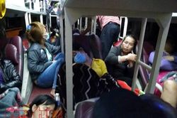 Xe khách 40 chỗ 'nhồi nhét' tận 82 người