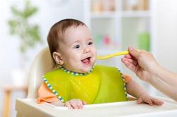 Những sai lầm cần tránh khi cho trẻ ăn dặm
