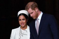 Người tính không bằng trời tính: Rời hoàng gia với đầy mưu toan, vợ chồng Harry - Meghan nhận lại thực tế phũ phàng với nhiều cái 'mất'