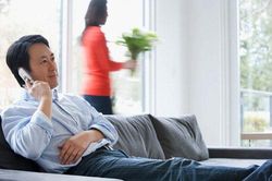 Đưa 25 triệu cho chồng đi sắm Tết, chiều tôi háo hức về xem anh mua được những gì và rồi tức đến muốn ngất xỉu