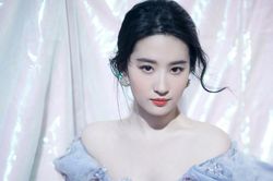 Dân mạng phẫn nộ với giả thiết 'ép' Lưu Diệc Phi trở thành vợ của tác giả bài viết trên tạp chí lớn Trung Quốc