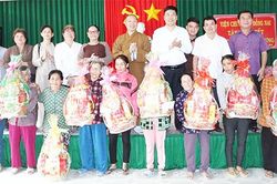 Trên 14 ngàn phần quà Tết trao tặng người khó khăn