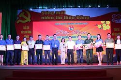 Sôi nổi liên hoan tuyên truyền ca khúc cách mạng