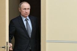Trong lúc châu Âu 'ngủ say', Putin biến Matxcơva thành trung tâm chính trị thế giới