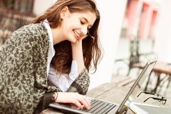 12 bước giúp phụ nữ yêu bản thân một cách trọn vẹn