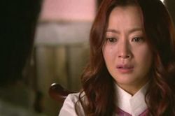Nhìn thấy thứ đó trong va li sau chuyến công tác của chồng, tôi lặng người đau đớn